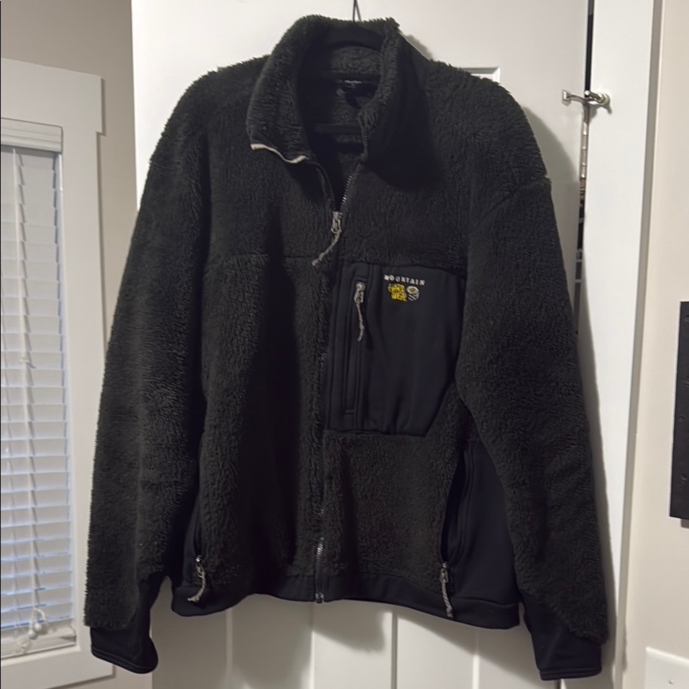 **SOLD!** Mountain Hardwear Men’s Black Fleece Jacket